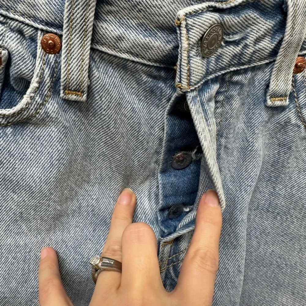 Levi's Distressed Wedgie Straight Ankle Jeans Light Wash Button‎ Fly Size 29x26